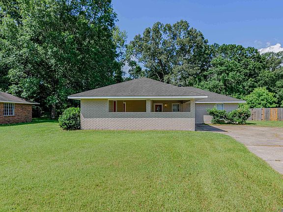 3rd image of 10741 Carmel Dr