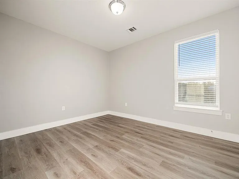 1501 Roseburg Dr — Photo 25