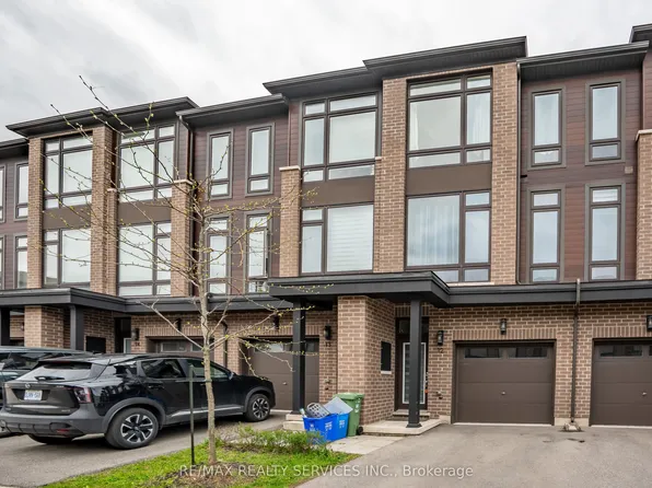 270 Melvin Ave W #12, Hamilton, ON L8H 0B4