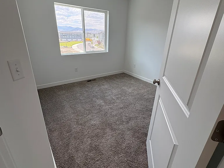 486 S 700 W — Photo 16