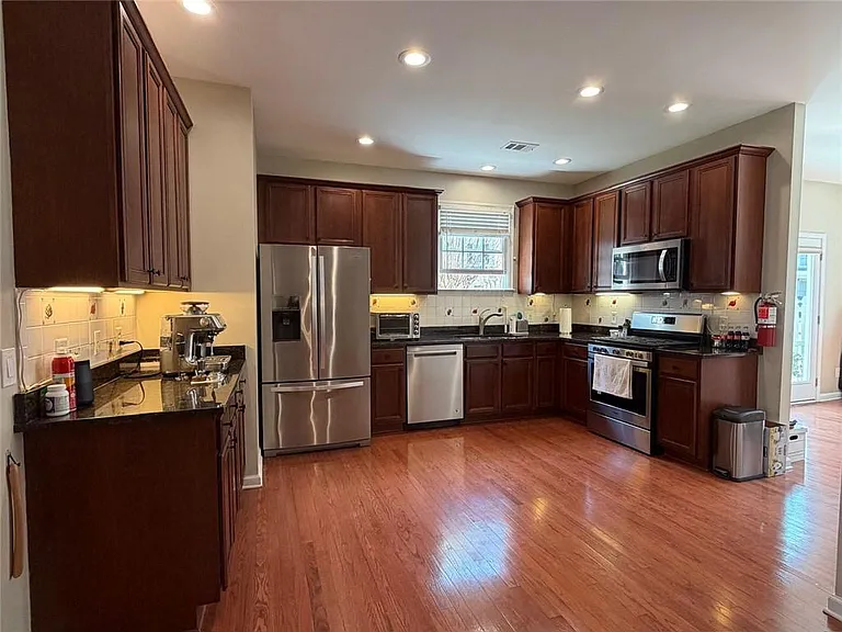 2332 Trellis Ln SE — Photo 3