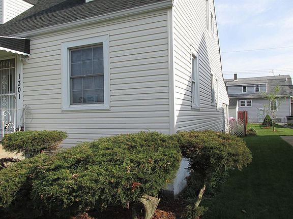 2nd image of 1301 W 151st St