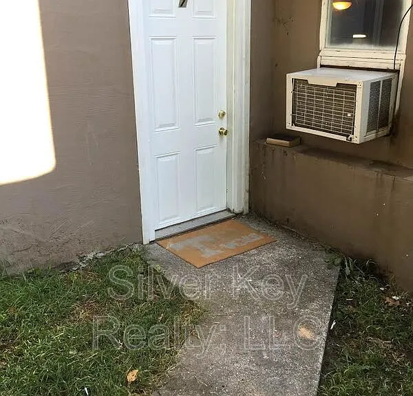107 Forrest Ave #7 — Photo 1