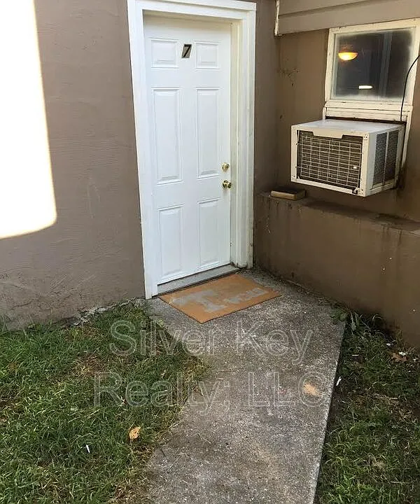 107 Forrest Ave #7