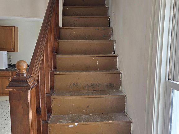 6th image of 111 Prospect Street