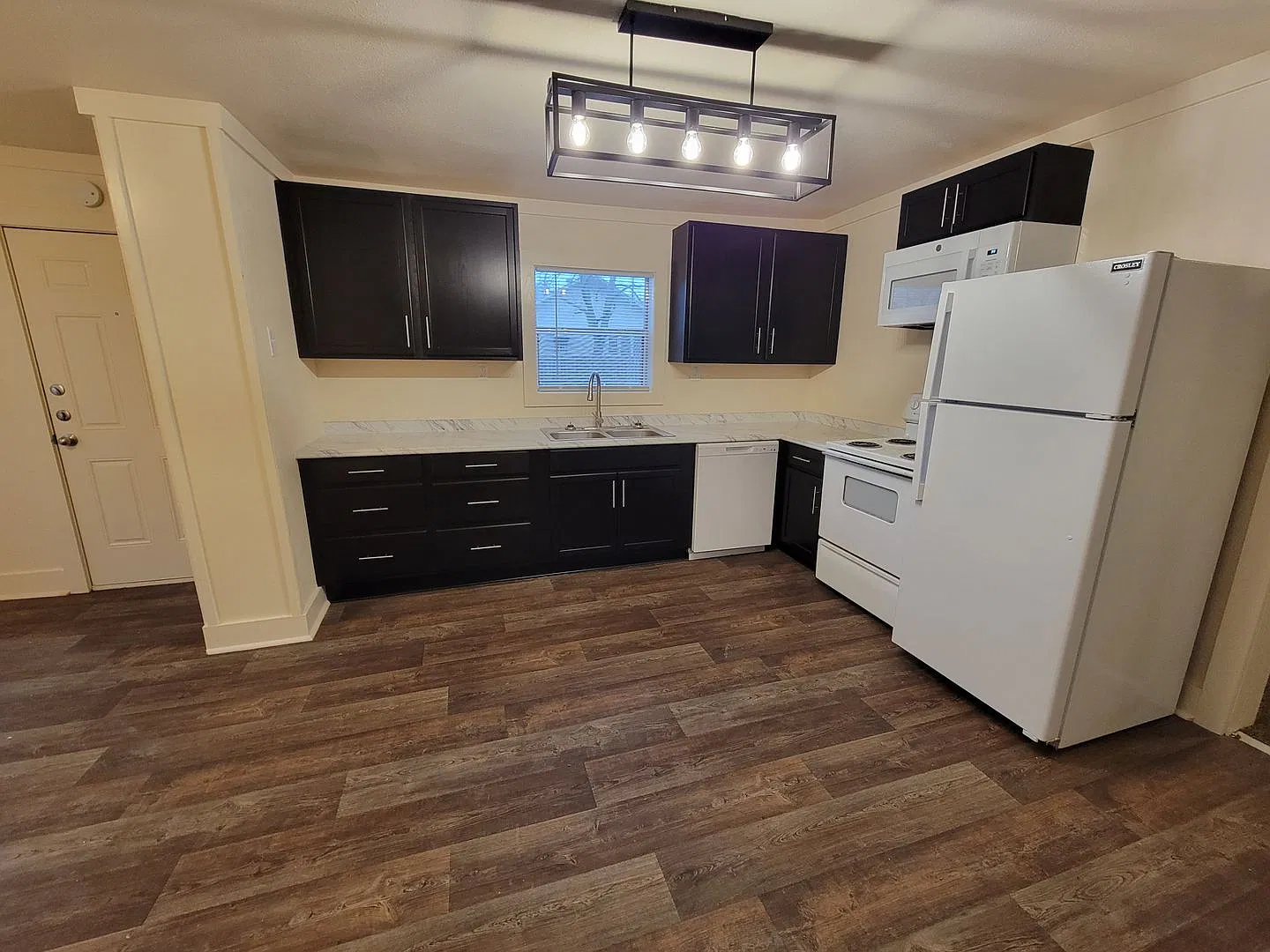 3 bed, 1466 sqft, $1,500 — Photo 2