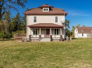 15685 W State Rd, Pecatonica, IL 61063
