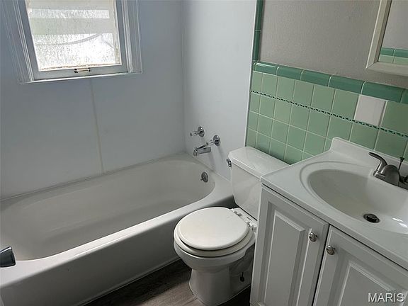 5th image of 662 Gleason Dr