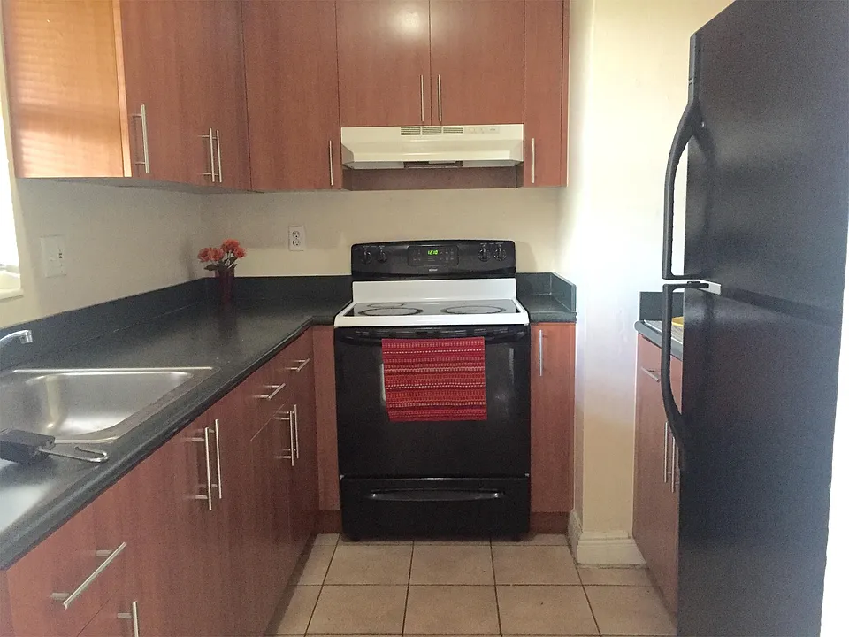 4061 N Dixie Hwy #28-516