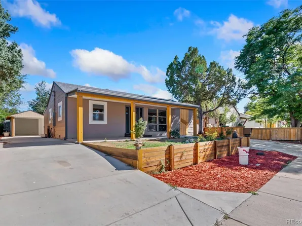 886 Kingston Street, Aurora, CO 80010