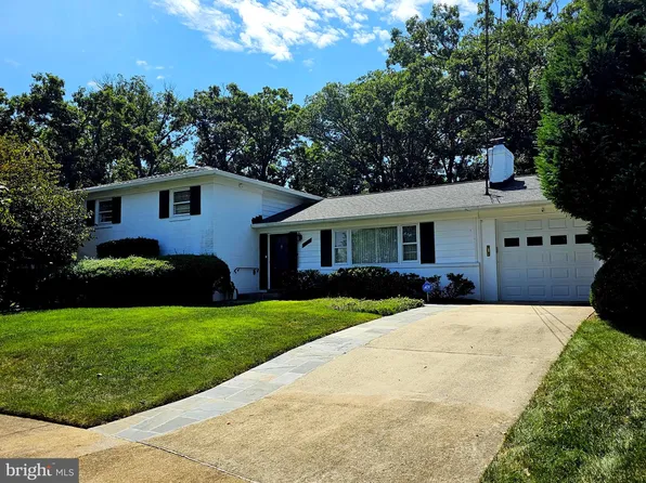 4302 Ivanhoe Pl, Alexandria, VA 22304
