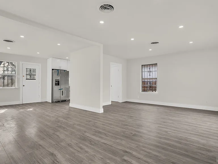 1246 Brookmere Dr — Photo 4