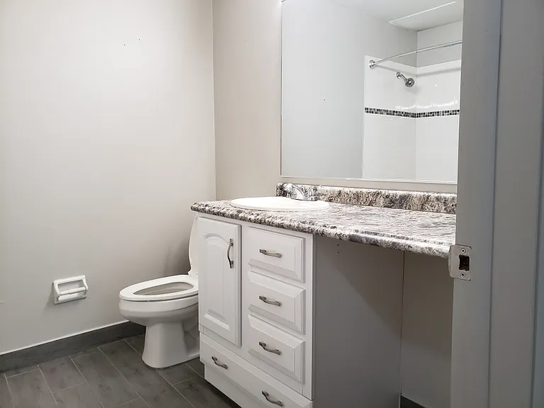 East Town Apartments — Photo 7