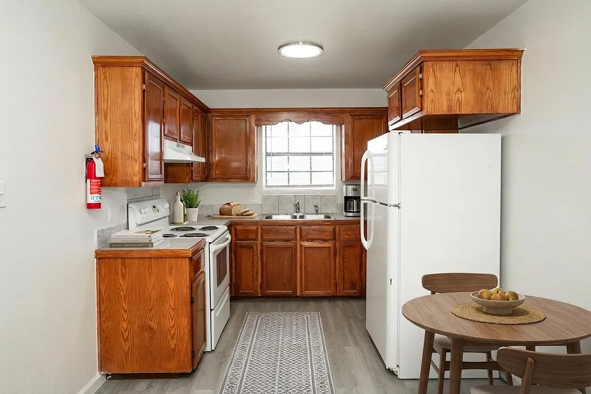 Building Photo - 418 Gastel Circle