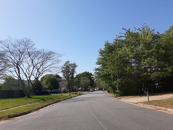 4th image of 2201 Elmington Cir