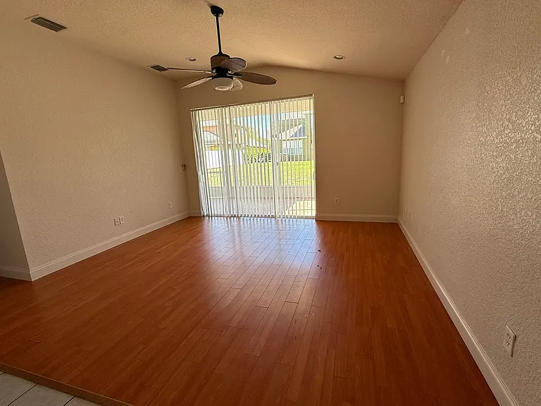 4095 SW 51st Ct — Photo 6