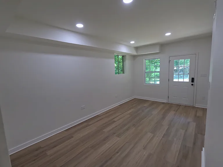 Entry Room/Dining