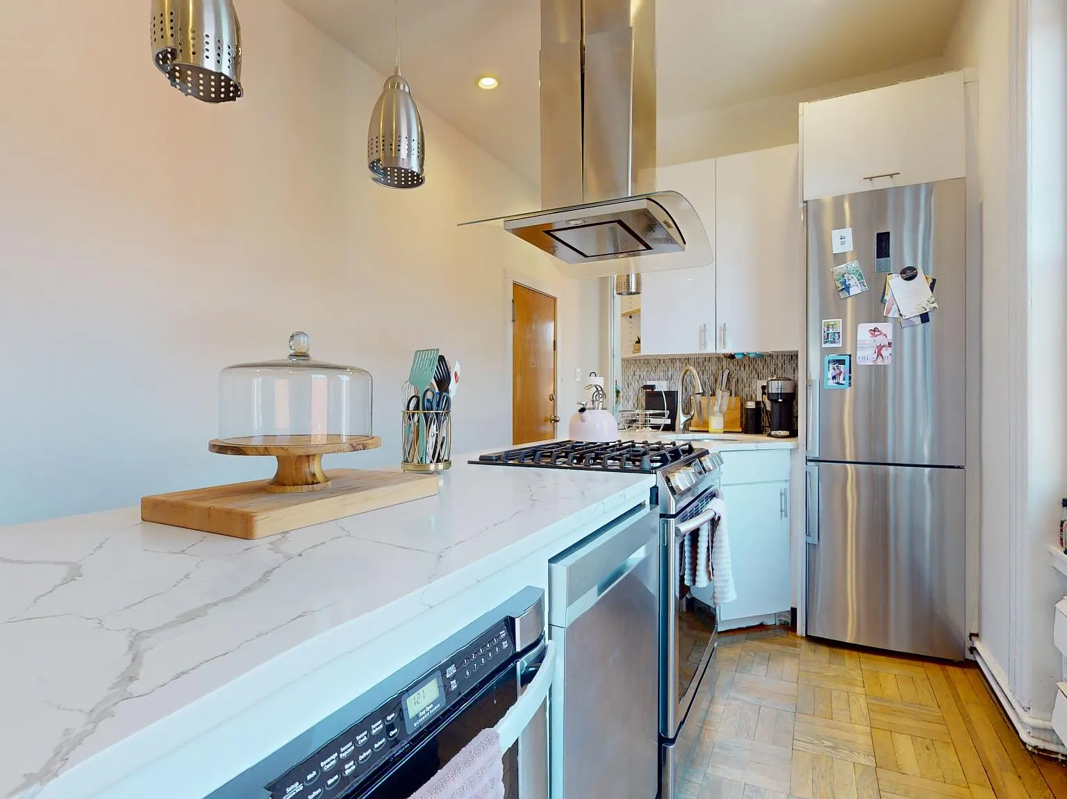 2 bed, 1100 sqft, $3,500 — Photo 4