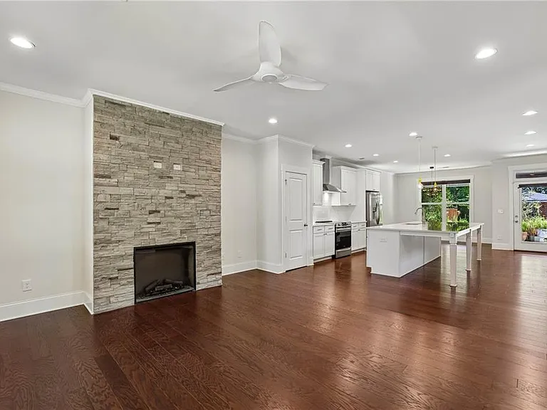 875 Beryl St SW — Photo 12