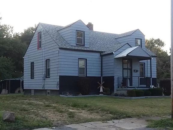 2nd image of 588 12th St #A