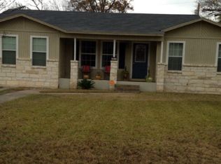 306 W Pecos St, Uvalde, TX 78801