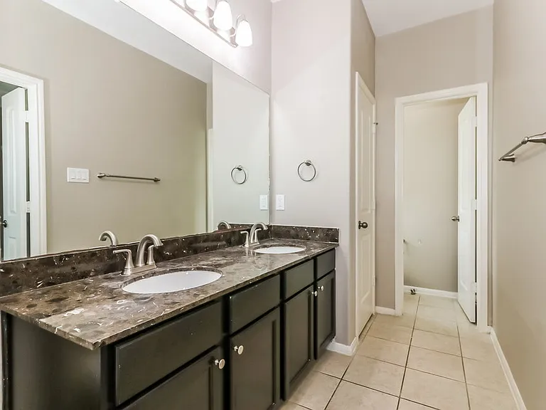 339 Sea Breeze Dr — Photo 11