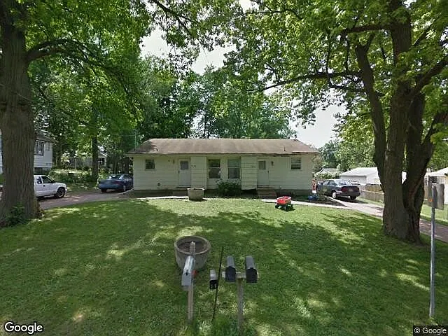 Cozy 2 Bed 1 Bath DSM Duplex! — Photo 2