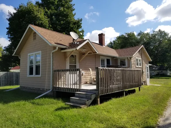 109 Ferry St, Prophetstown, IL 61277