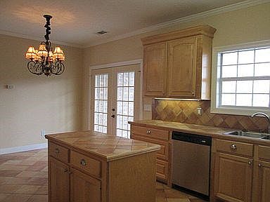 5th image of 312 Belize Ct