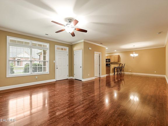 5th image of 547 Jacksonian Way