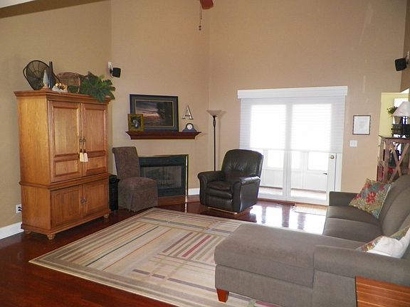 3rd image of 2600 Reinford Dr