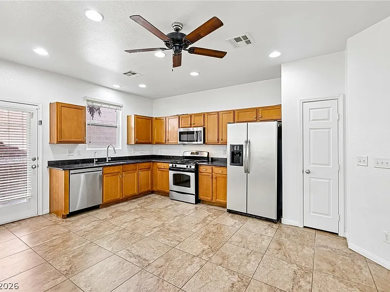3819 Total Eclipse St — Photo 12