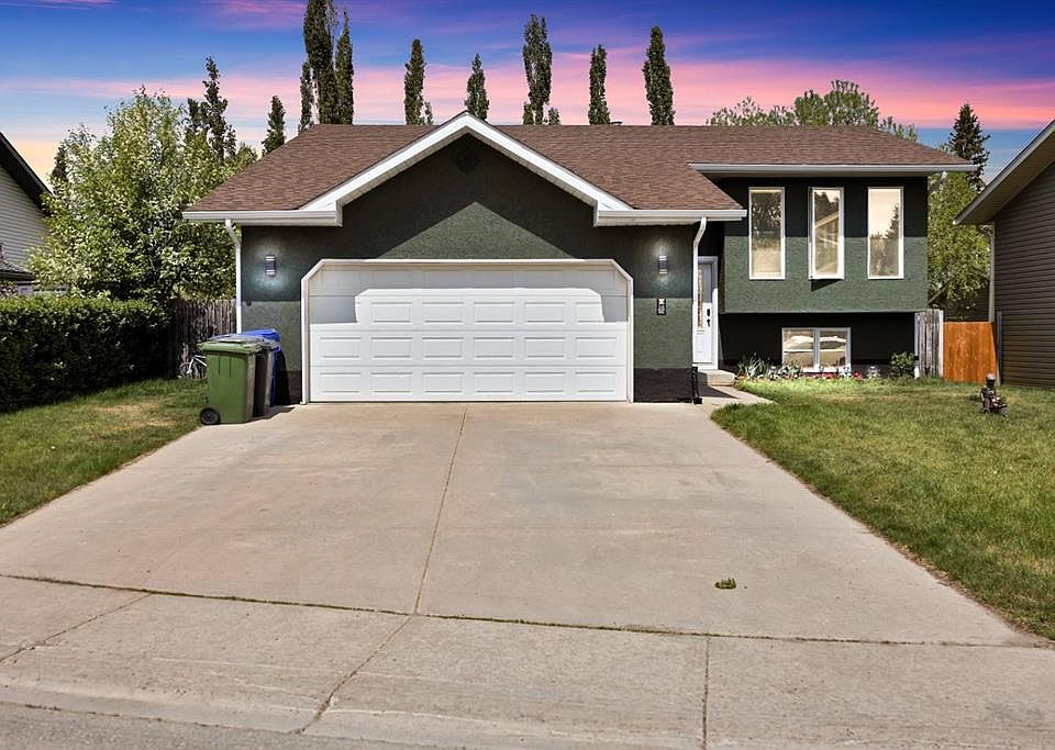 1st image of 38 NE Balsam Cres