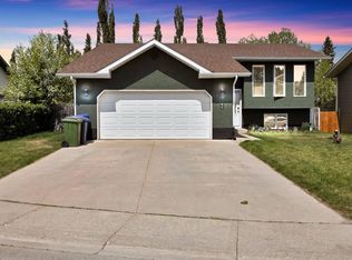 38 NE Balsam Cres, Olds, AB T4H 1L1
