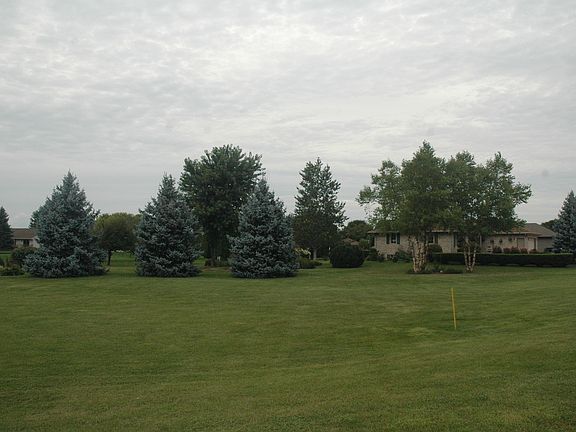 3rd image of 2411 N Wuthering Hills Dr