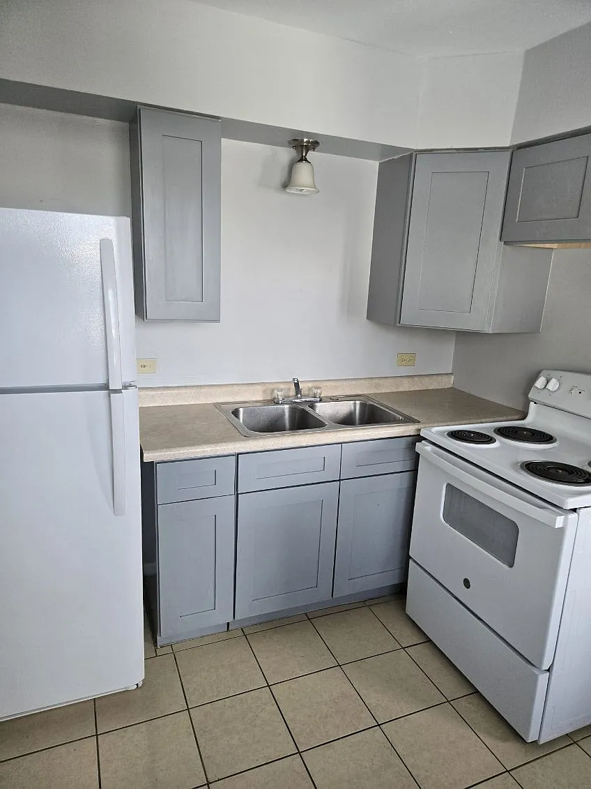 2 bed, 800 sqft, $1,300 — Photo 2