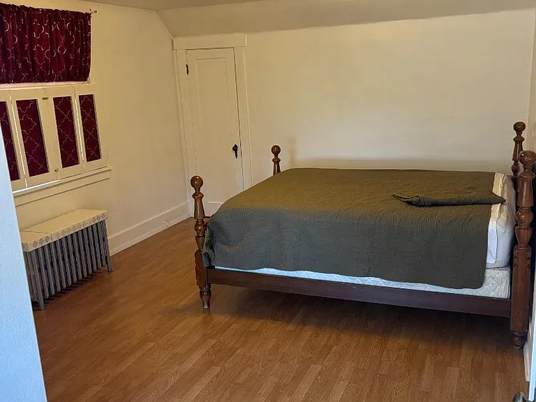401 Onyx St #2 — Photo 4