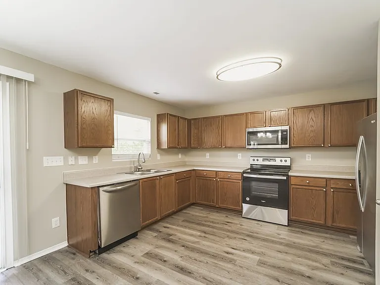 3804 Larkhaven Village Dr — Photo 8
