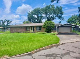 6 Inwood Dr #A, Orange, TX 77630