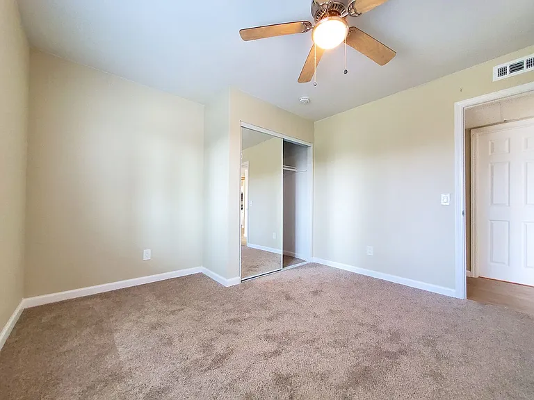 Cinnamon Woods Apartments — Photo 41