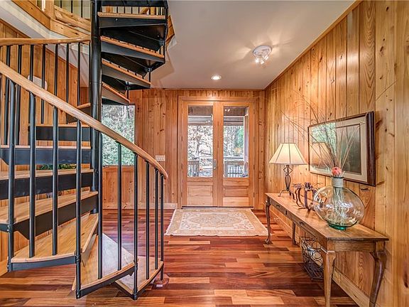 4th image of 202 Riverhouse Dr