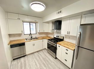 OSU Gateway 3 bedroom 1 1/2 bath 3 level townhome, Columbus, OH 43201