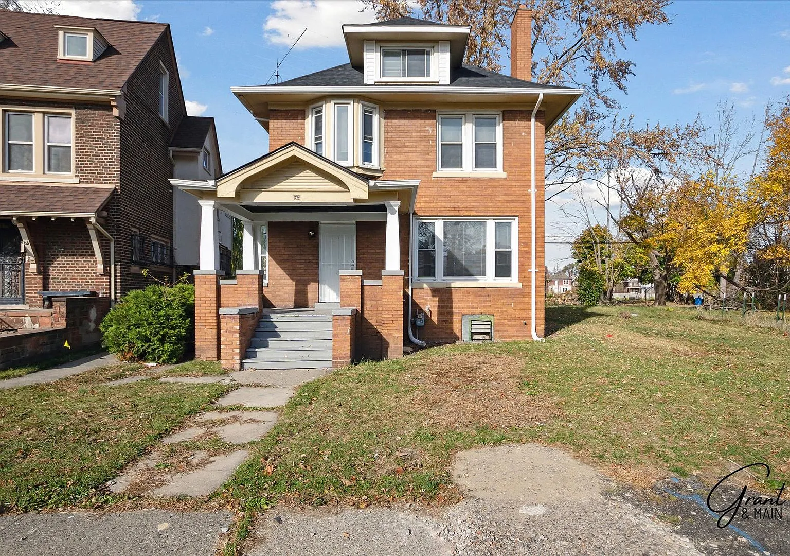 4 Bedroom newly renovated $1475 — Photo 1