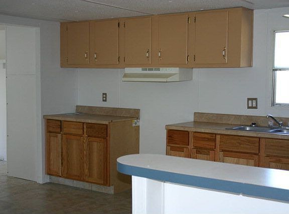 3rd image of 5425 Main St