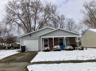 752 Holiday Dr, Fortville, IN