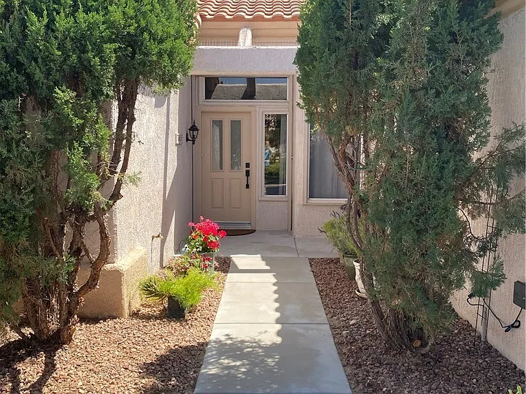 10013 Woodhouse Dr — Photo 4