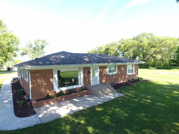 4913 Oak Crest Hill Rd SE, Iowa City, IA 52240