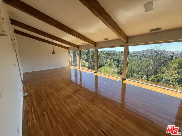 4613 Reforma Rd, Woodland Hills, CA 91364