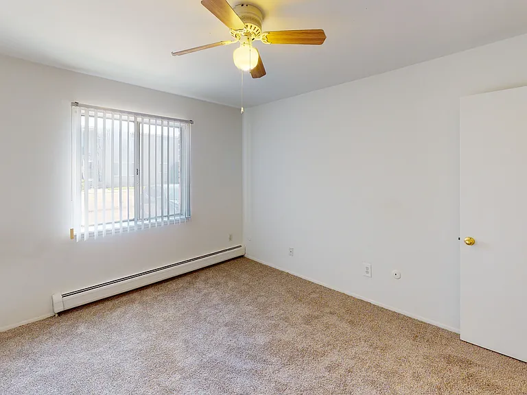 Outer Drive Manor Apartments — Photo 16