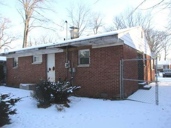 4th image of 3642 N Whittier Pl